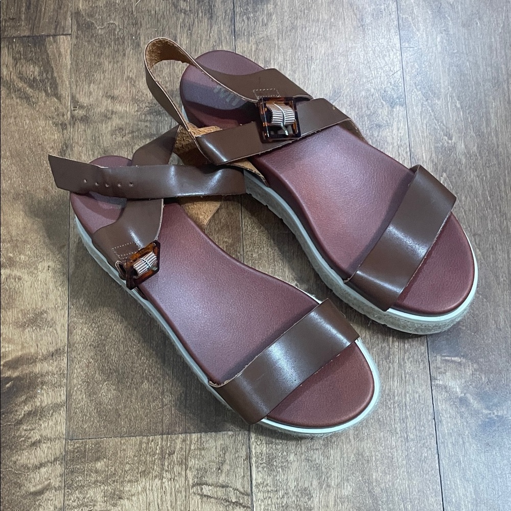 MIA Brown Sandals